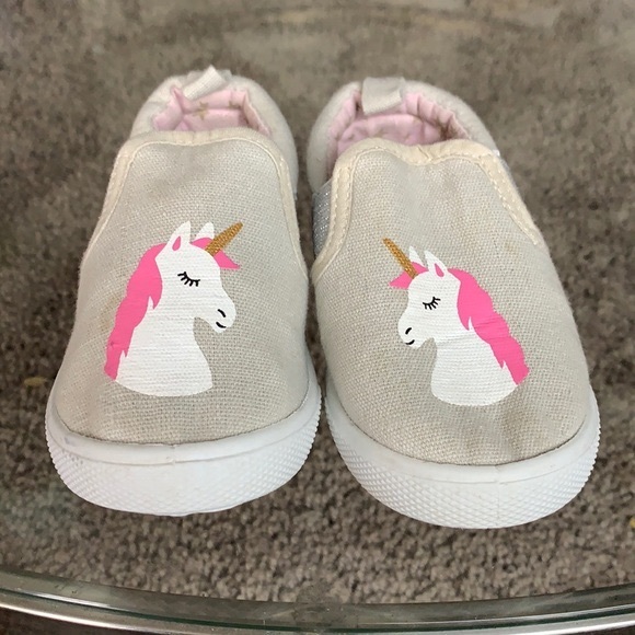 Nerteo Toddler Slip On Shoes Canvas Sneakers Size 6 - Picture 2 of 15